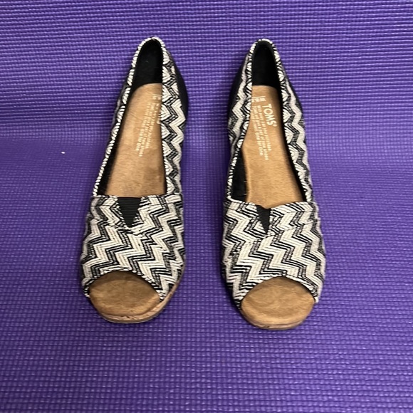 LOVIN’ TOMS WEDGES - Picture 2 of 5